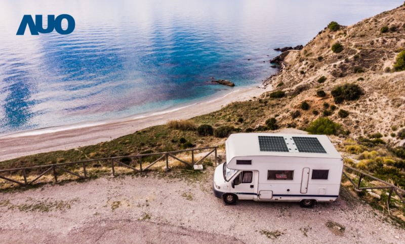 「可撓輕量化太陽光電板SunCurva」使用輕量特殊耐候型複合板取代傳統太陽能板的玻璃前板，不僅降低70%重量，每米平方僅3Kg；具有抗衝擊性能及通過電磁相容性測試，可應用於交通運輸工具，如露營車、遊艇等